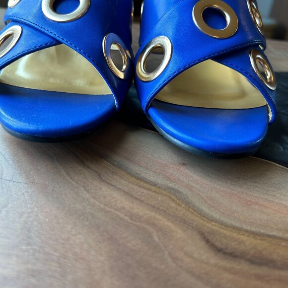 EY Boutique Strappy Blue Sandal Gold Grommets and Trim Size 11W - Picture 5 of 11